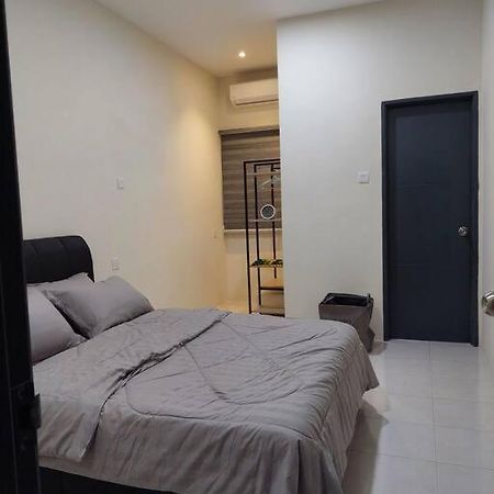 Yong Guesthouse Куала Кангсар Екстериор снимка